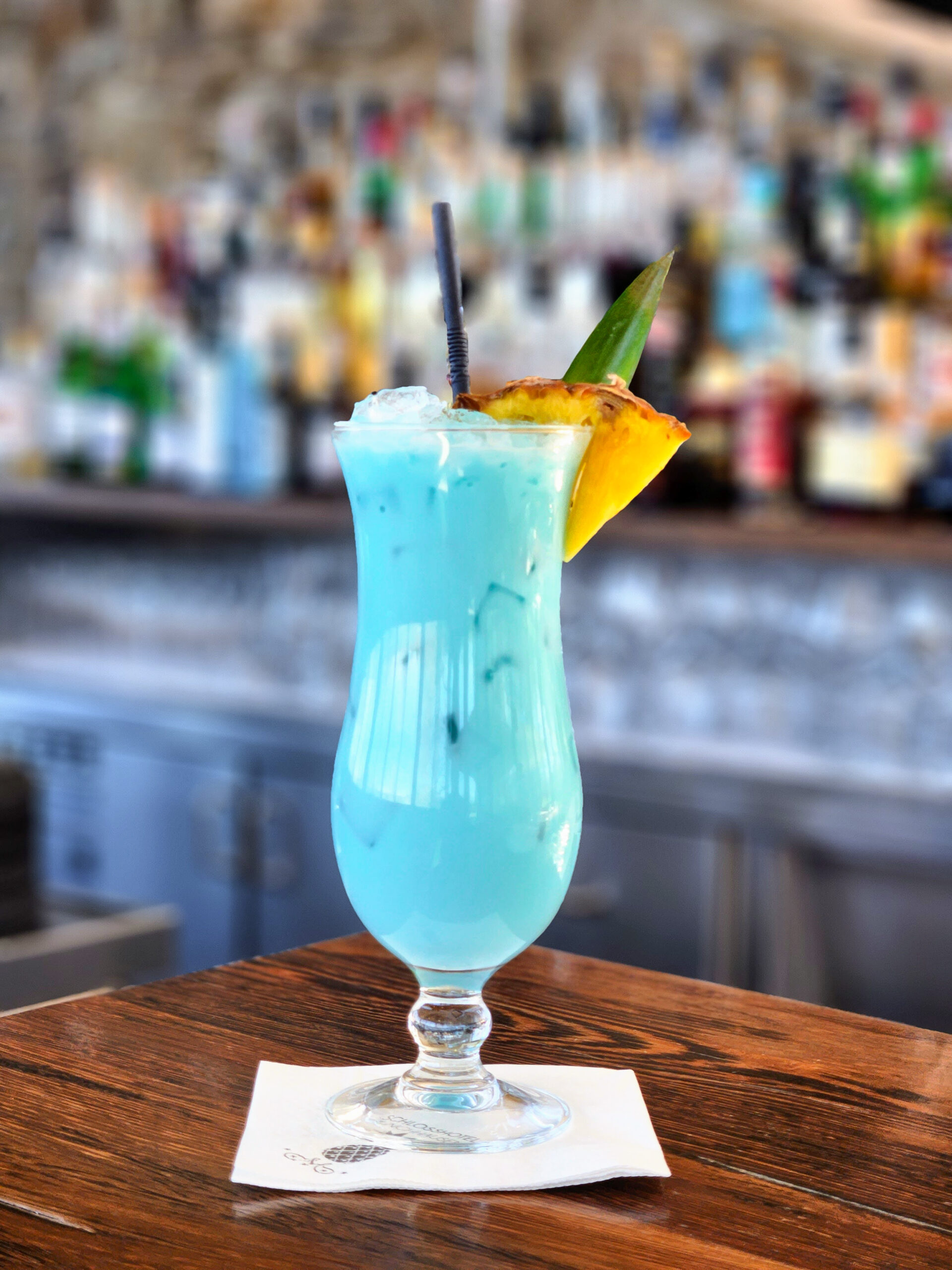 blauer Cocktail in Schlosshotel Bar